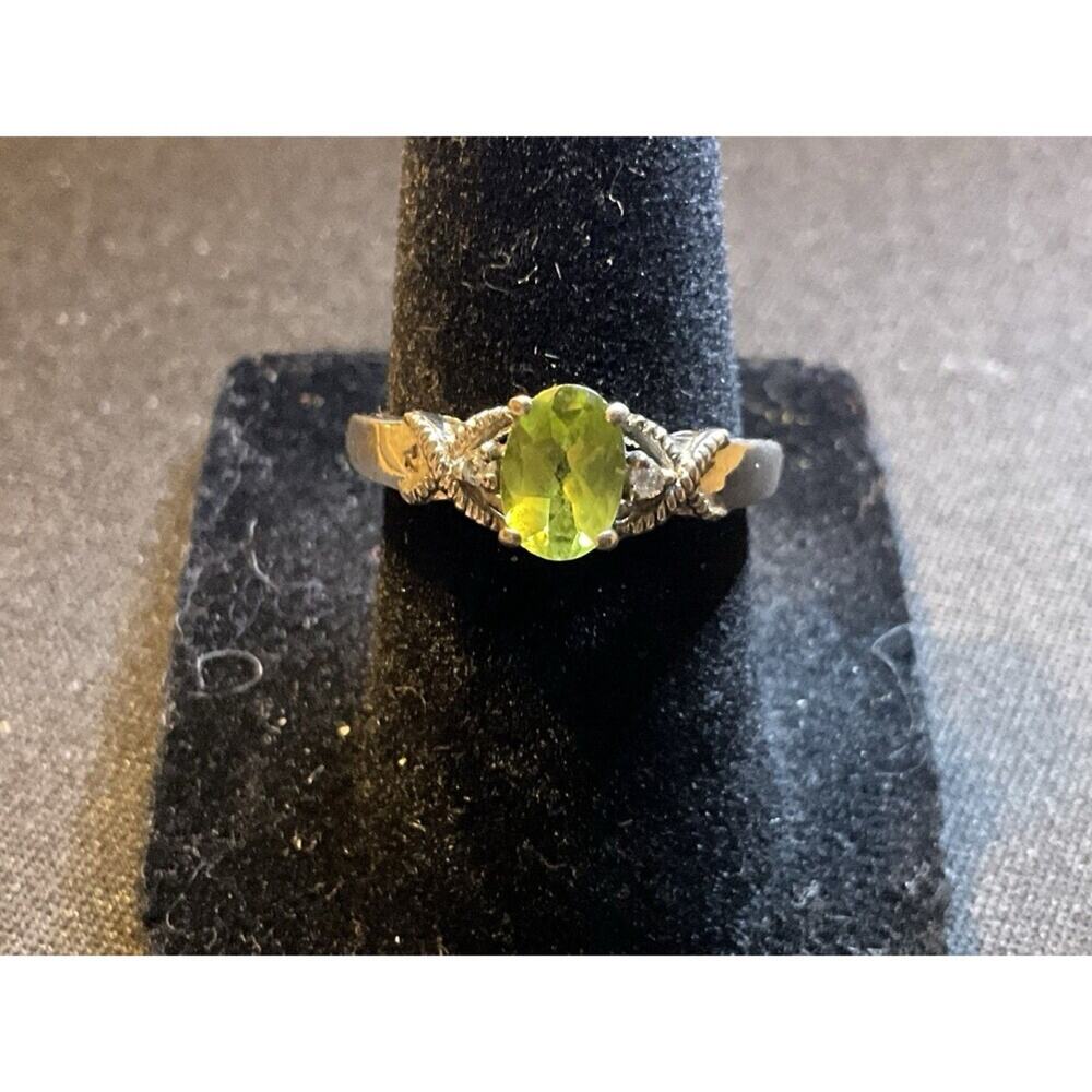 925 Sterling Silver Vintage Peridot And Diamond Size 7 Ring